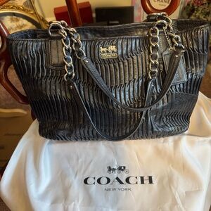 NWOT Vintage Coach Black Leather Madison Handbag Gathered Leather GREAT GIFT!
🤩🤩